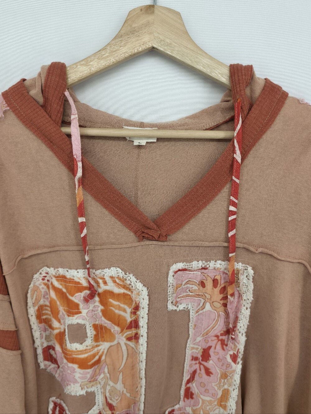 POL Oversized Boho Hoodie Sweatshirt Floral Patchwork Applique Knit Top Large - Picture 5 of 15